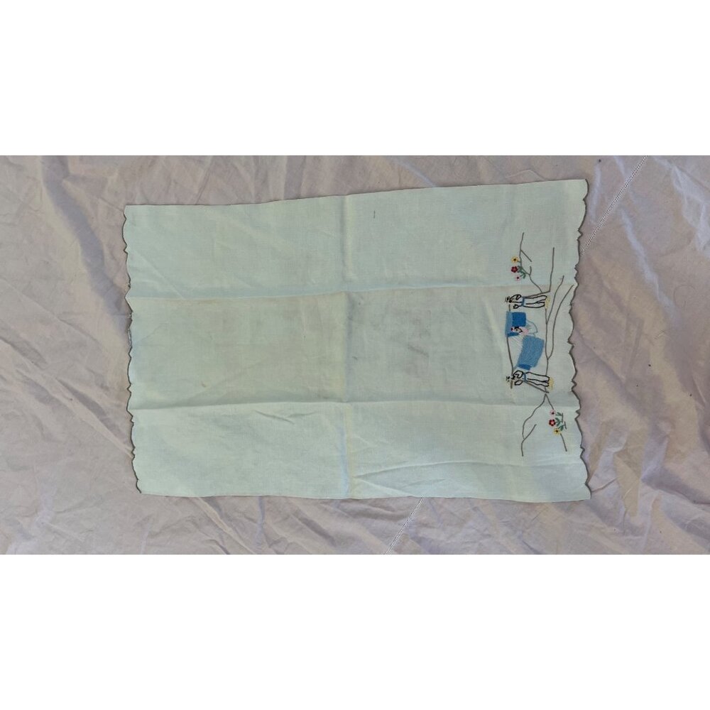 Vintage Hand-Embroidered Linen tea towel With Scalloped Edges & Scenic Design 22